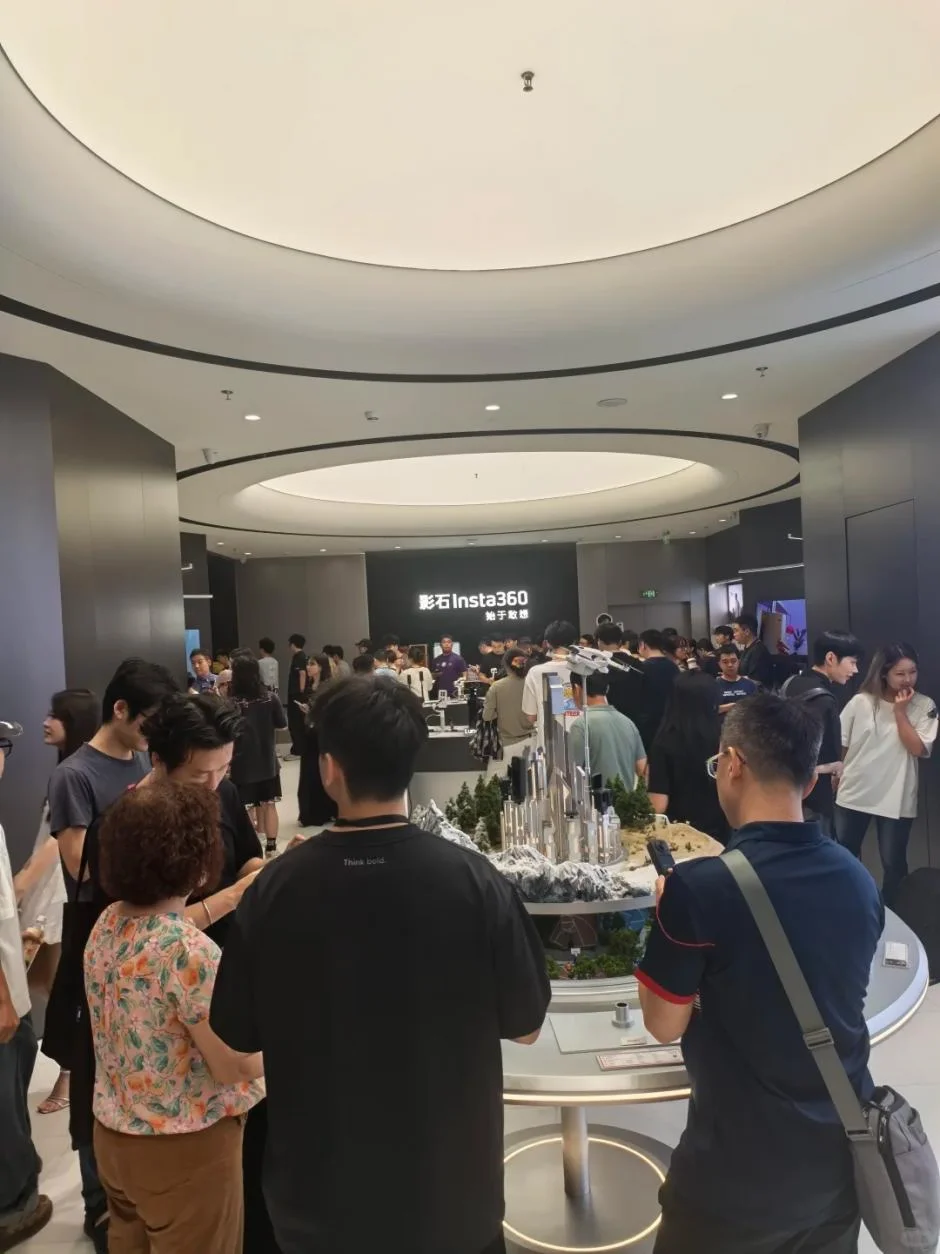 影石Luna Ultra上市首日包揽全球多平台单品销量第一 6月12日...