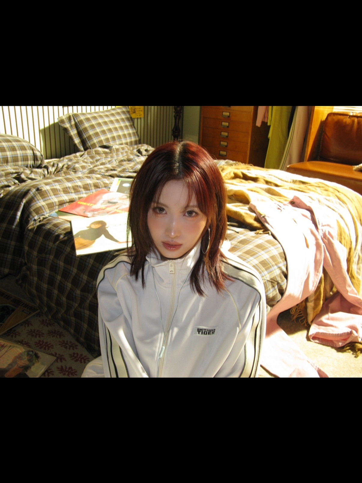 Momo平井桃携手Onitsuka Tiger推出丹宁系列Momo平井桃Onit