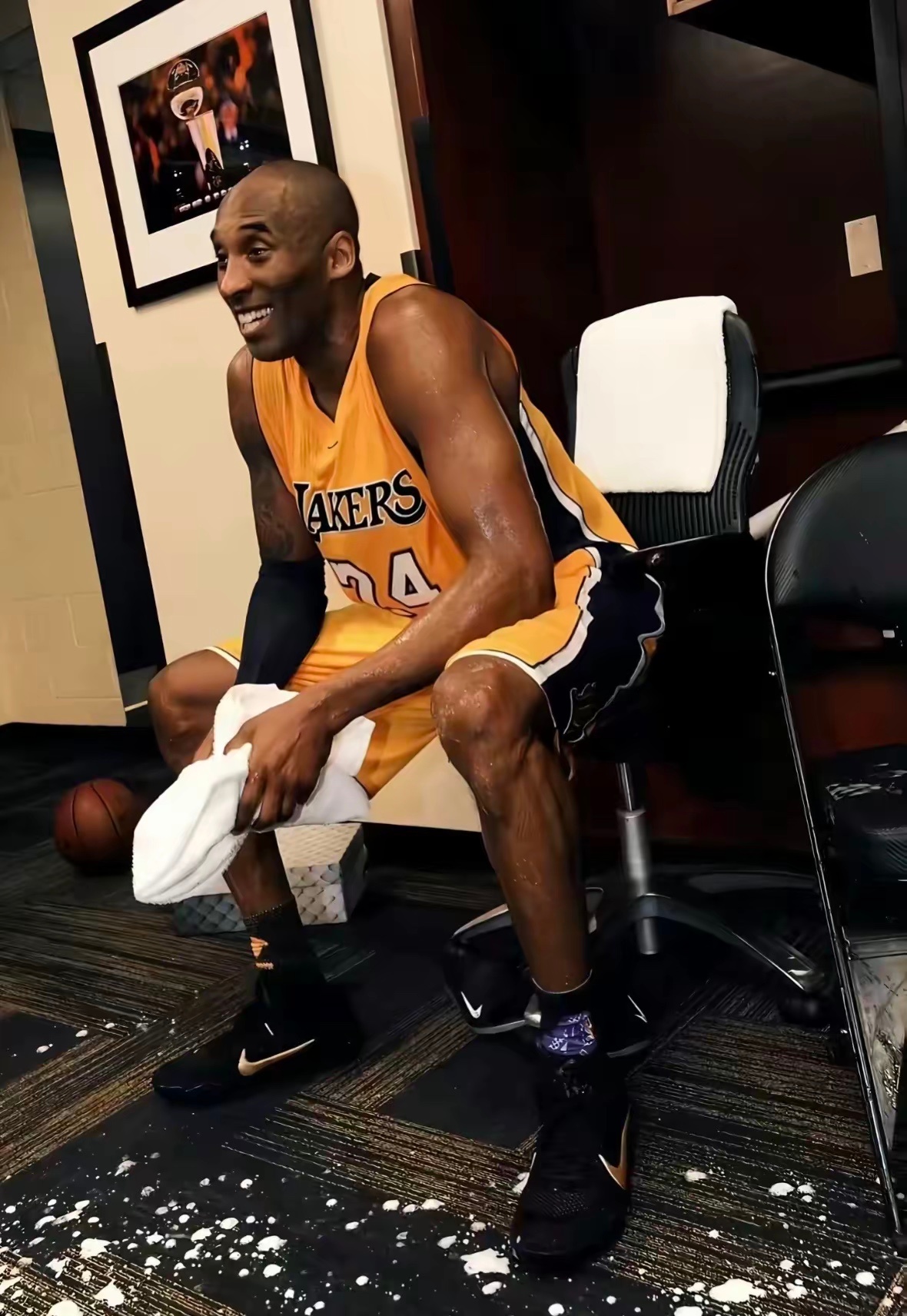 凌晨四点🕓💜💛科比KobeBryant凌晨四点
