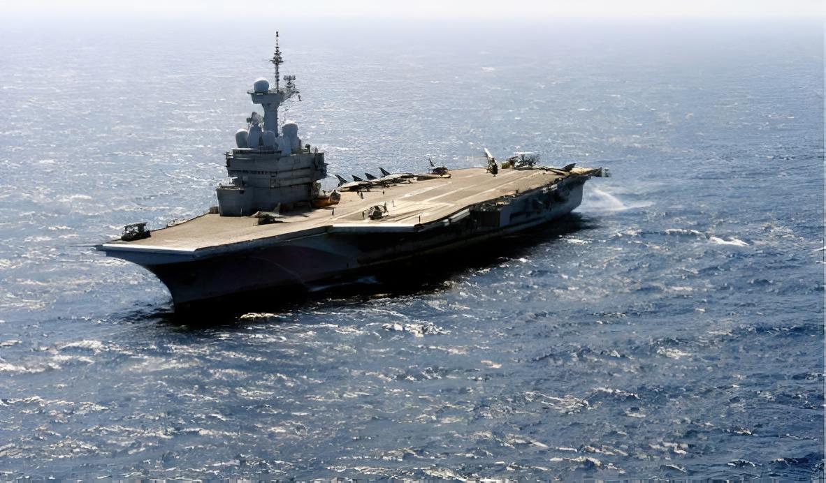 每天认识一件兵器 法国“夏尔·戴高乐”号航空母舰“夏尔·戴高乐”号（Charle