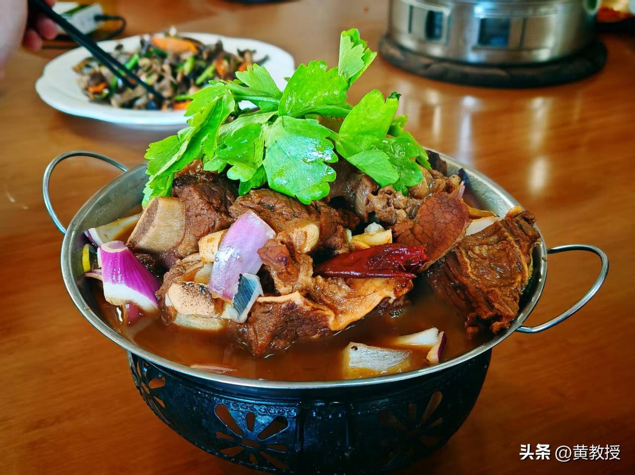 政和县念山，云上梯田
非常值得一看
这里的农家菜
也非常棒
特别是这个小蘑菇
太