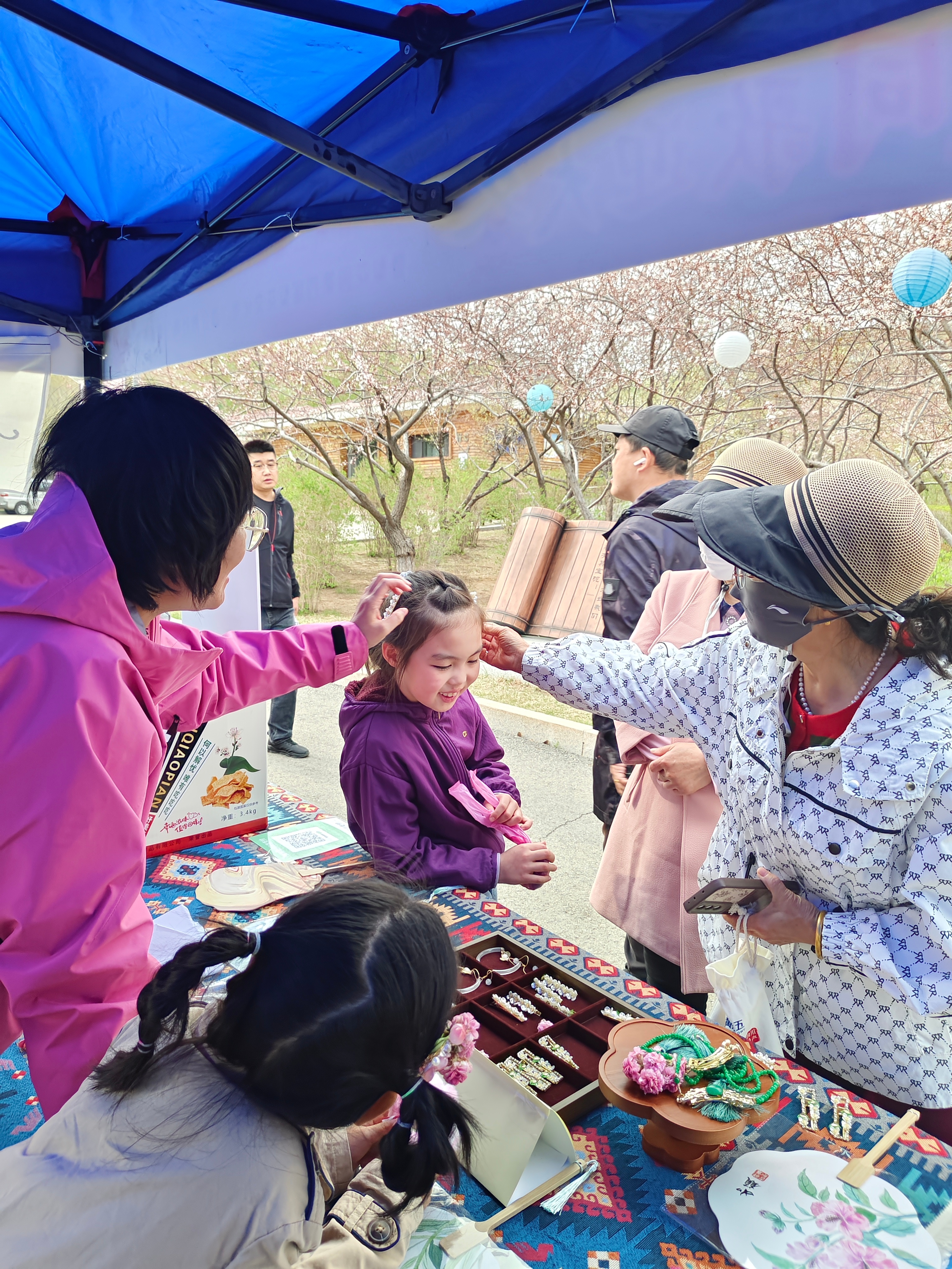 梨香满春城 国韵迎大冬长春梨花文化周绘就生态文旅新画卷春风拂绿，梨雪纷飞。在长春