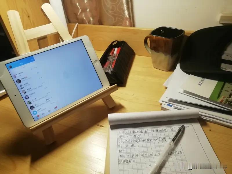 ------
说到这个，其实还有一个在家低成本提升专注力的门道：为什么有人能持续