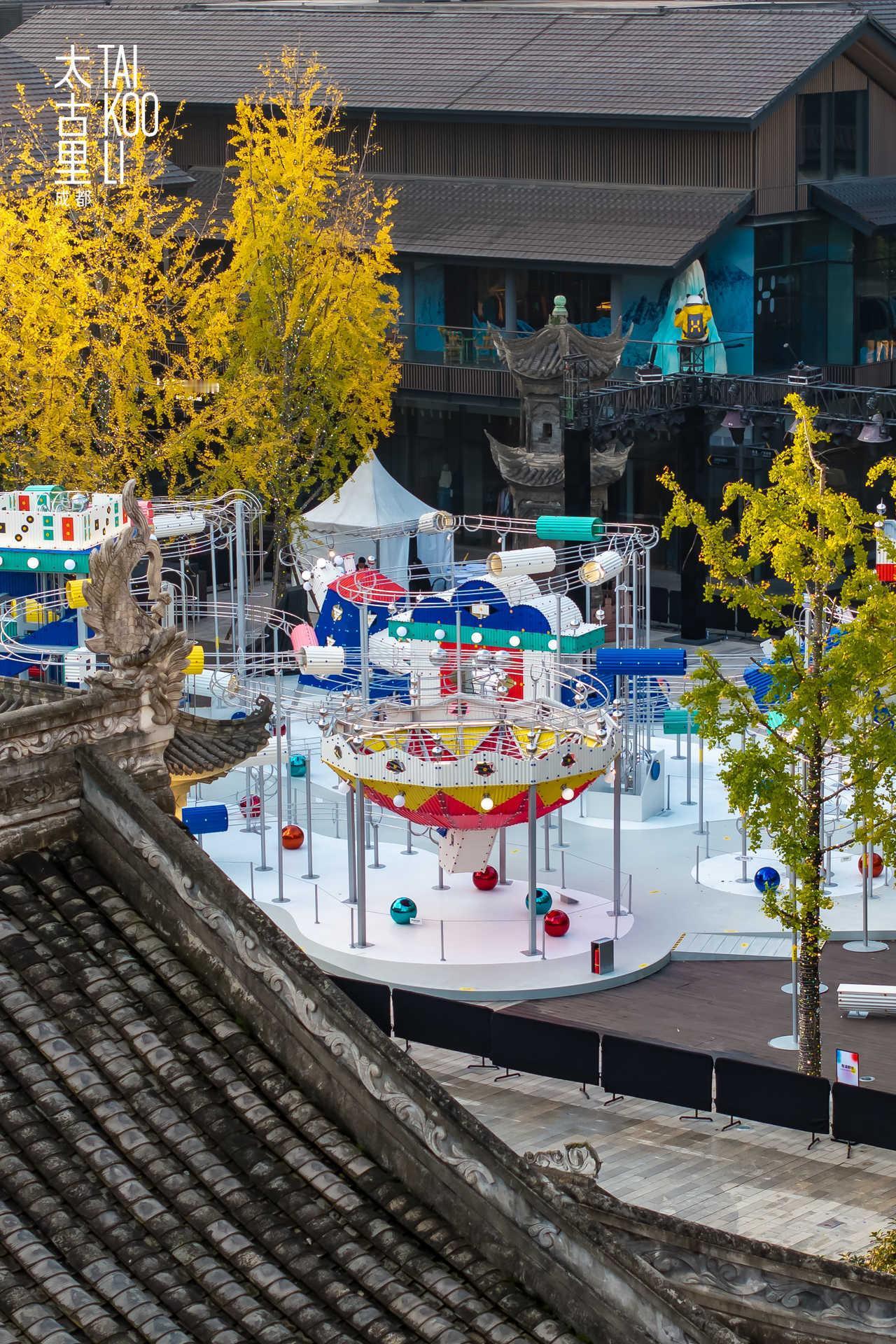 成都太古里冬季主题活动来了，带来无限创意与童趣体验！来漫广场打卡玩乐吧！成都太古