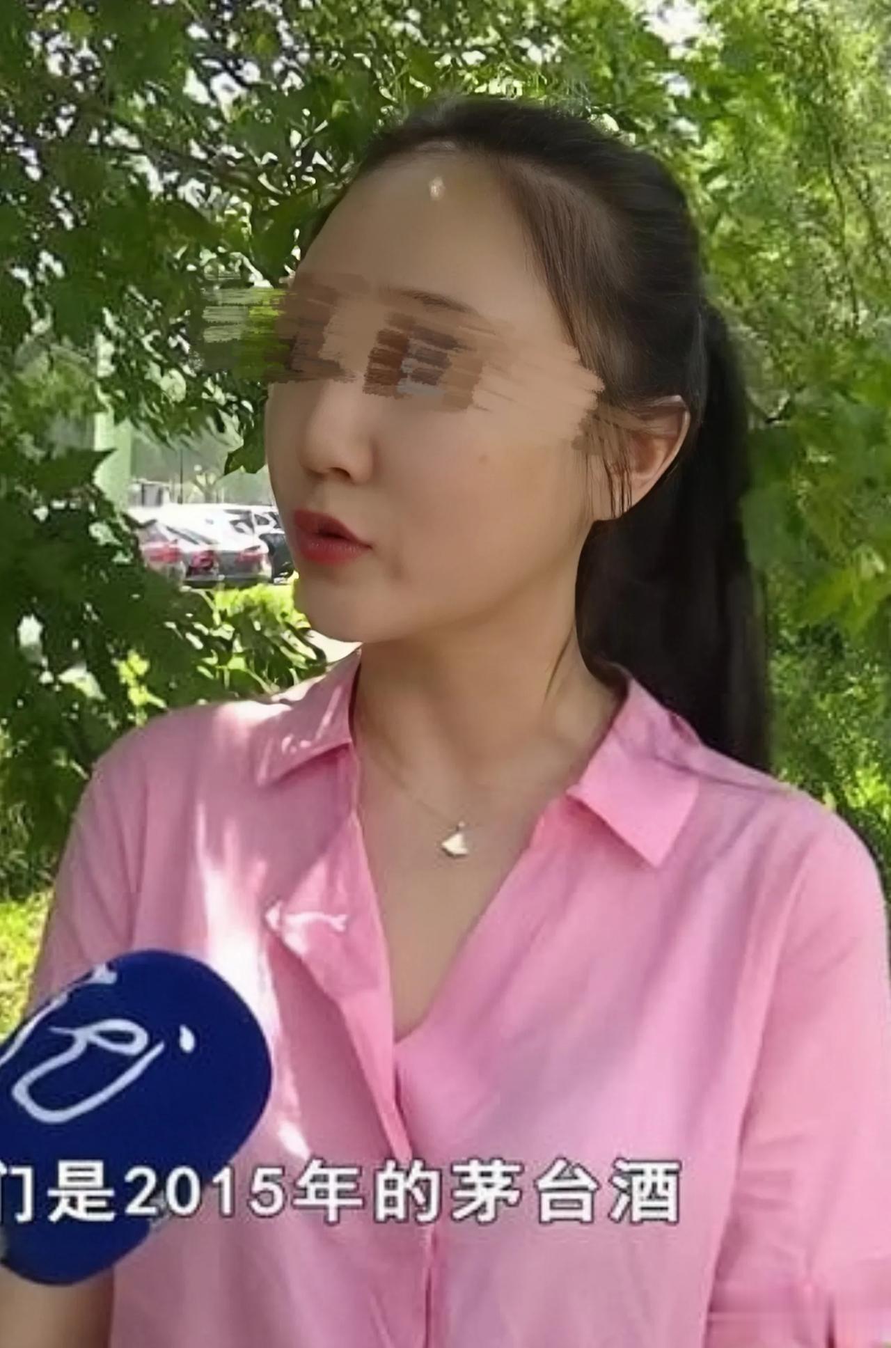 哈尔滨，女子结婚大摆宴席，自带30瓶名贵白酒显实力，可是婚宴结束后少了11个酒瓶