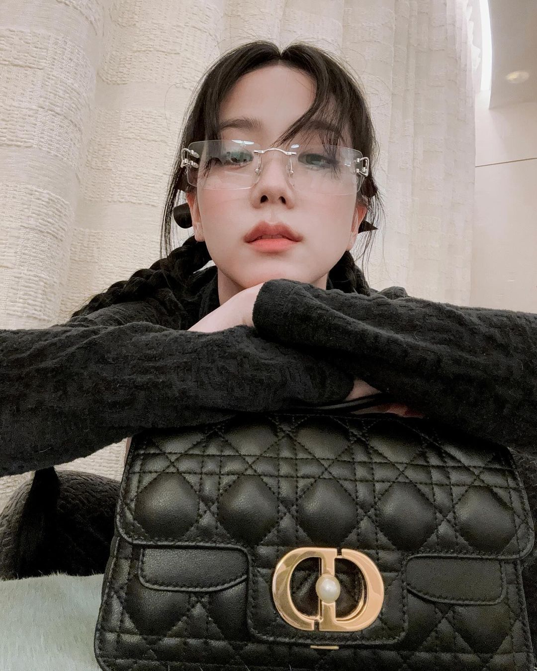 Jisoo ins更新👧🏻 ​​​