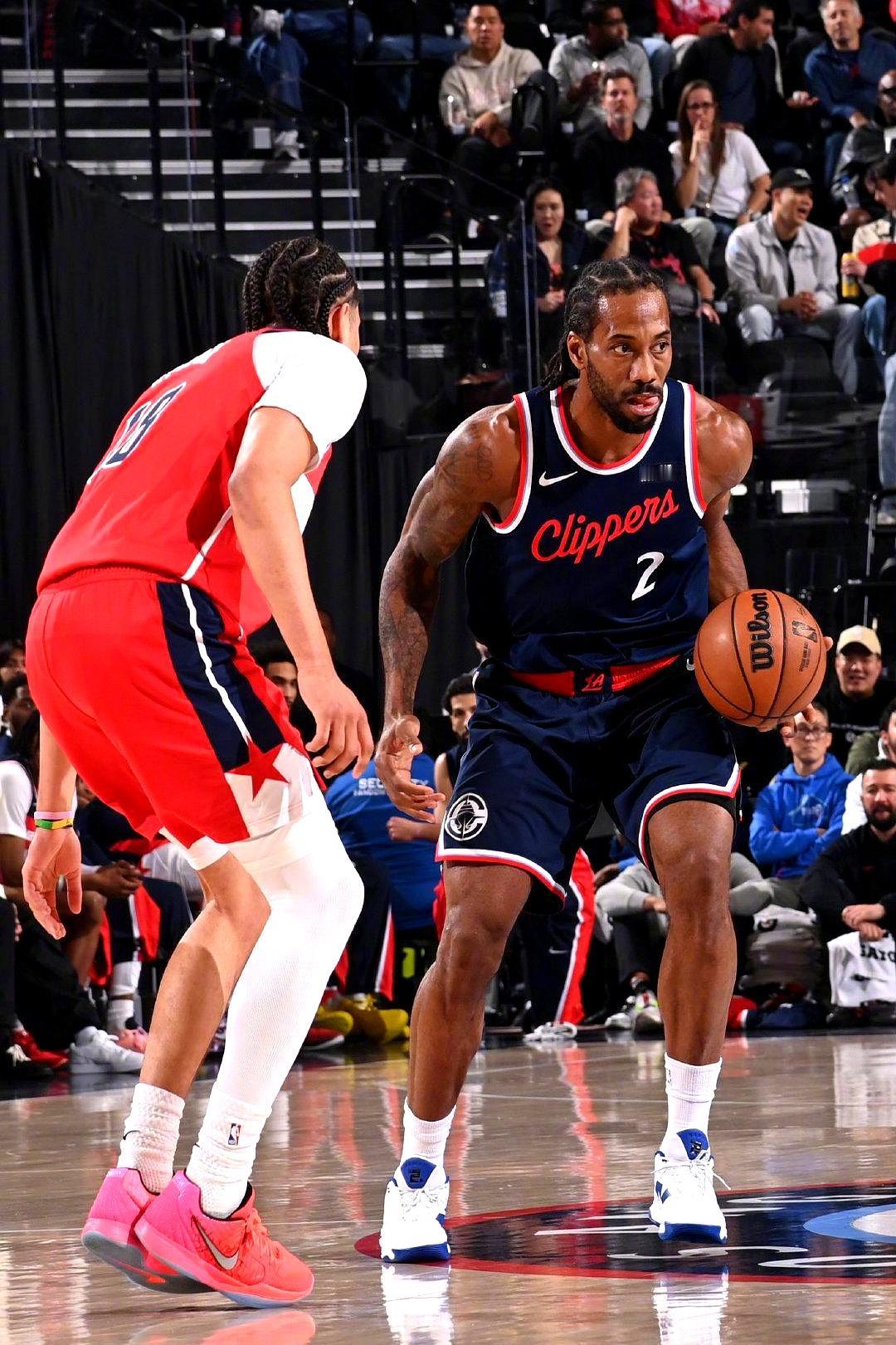 昨晚看快船，我直接看懵了。
 

小卡扔22个球，11个是三分，哐哐进7个，命中