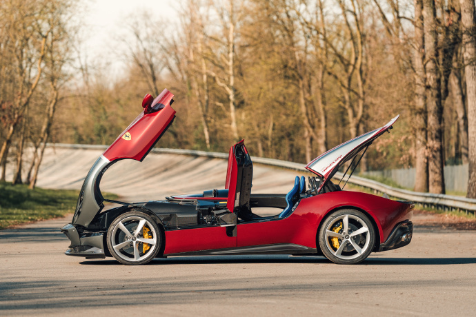Ferrari Monza SP2脱胎于法拉利 812 Superfast，专属