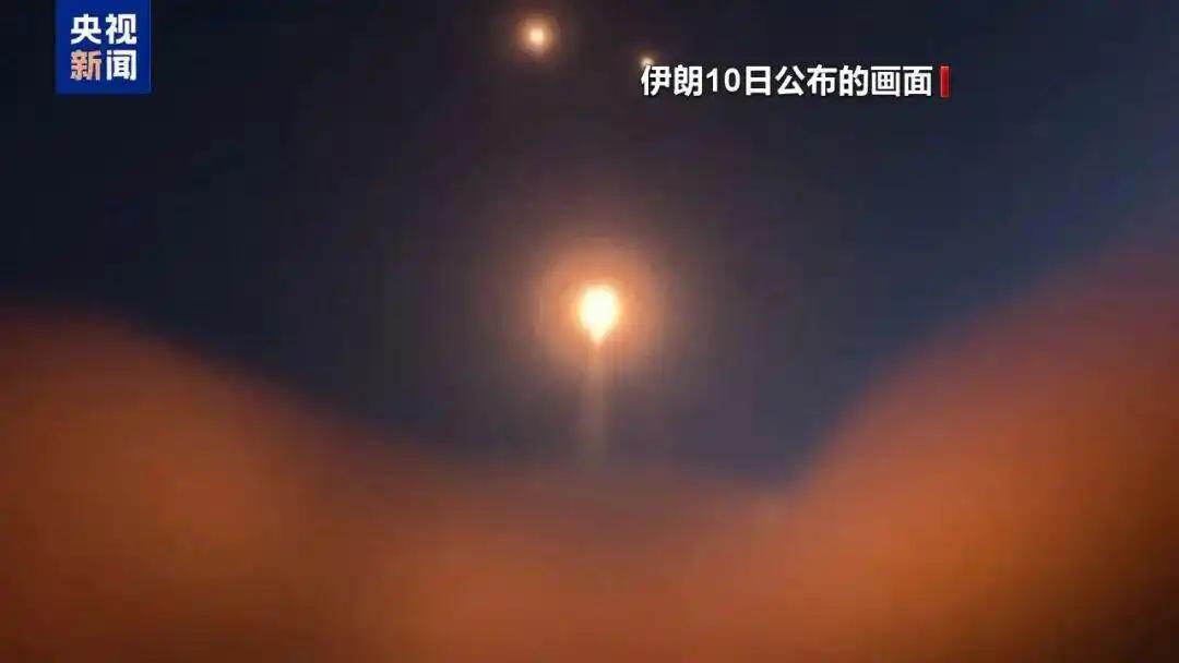霍尔木兹海峡的这轮炮火，算是把美军拼命遮掩的底牌给掀开了！美方再度空袭伊朗南部的