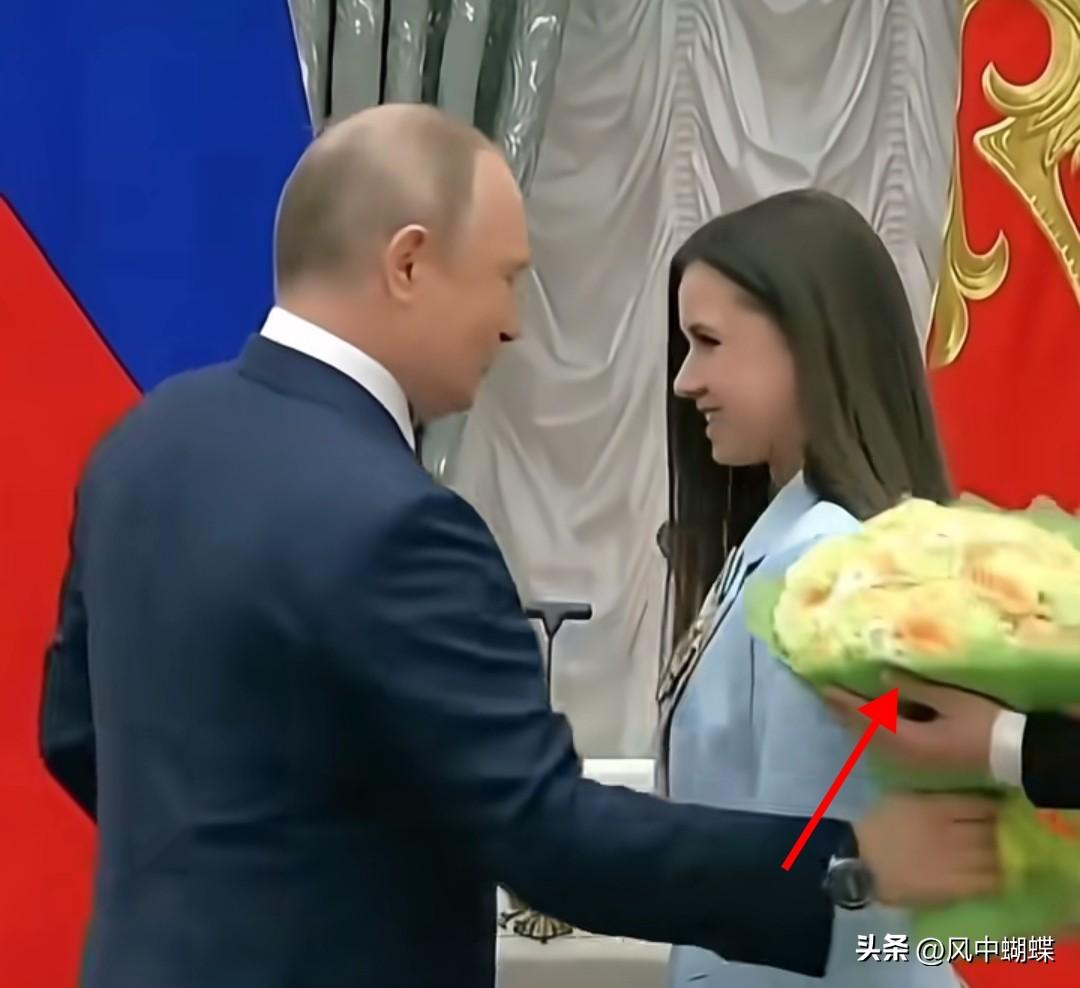 最新快讯！
俄罗斯总统普京正式宣布了

73岁俄总统普京官宣新恋情，这是他201