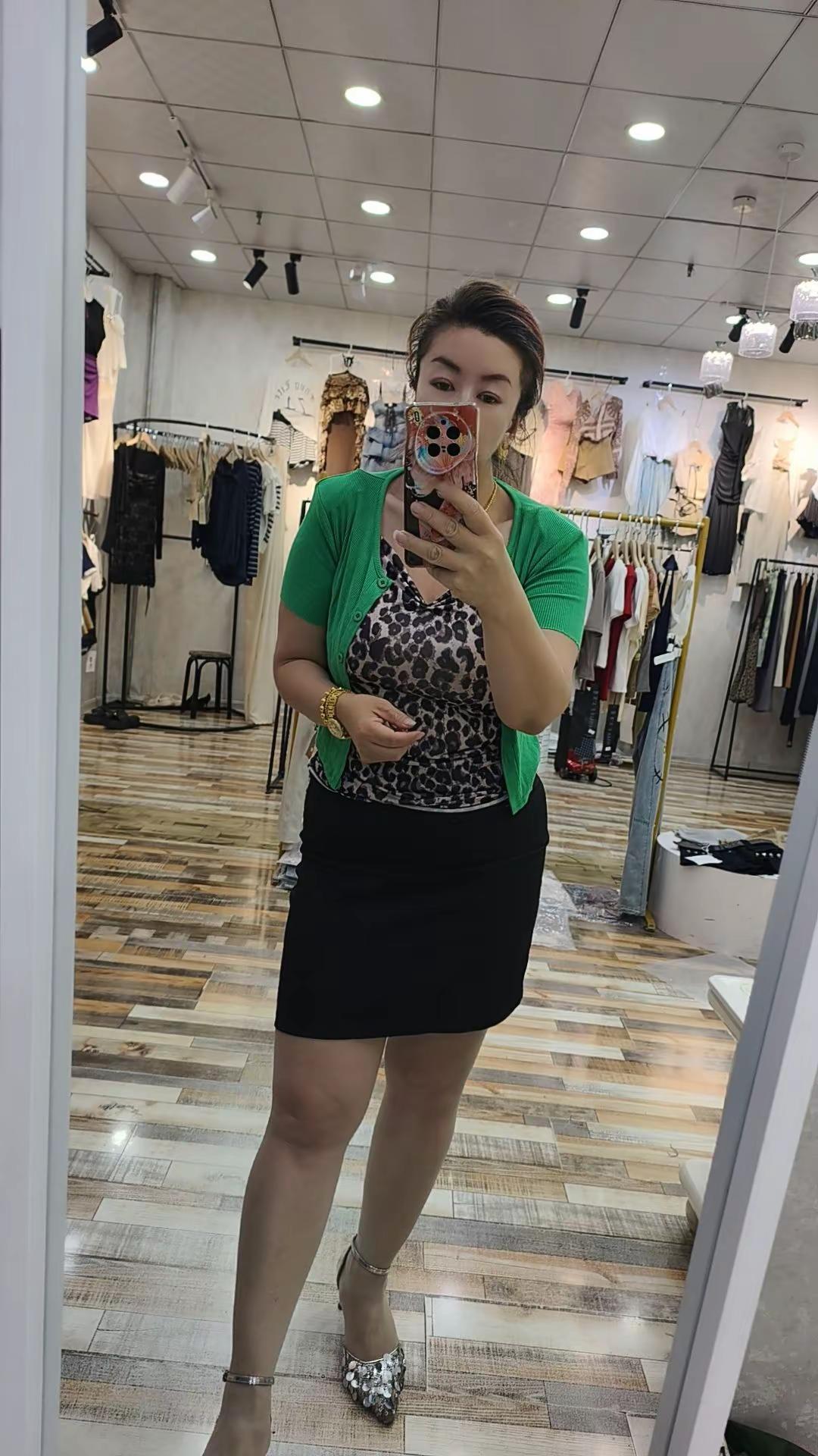 胖的一个夏天没买衣服，没有合适的，穿什么都不好看😂