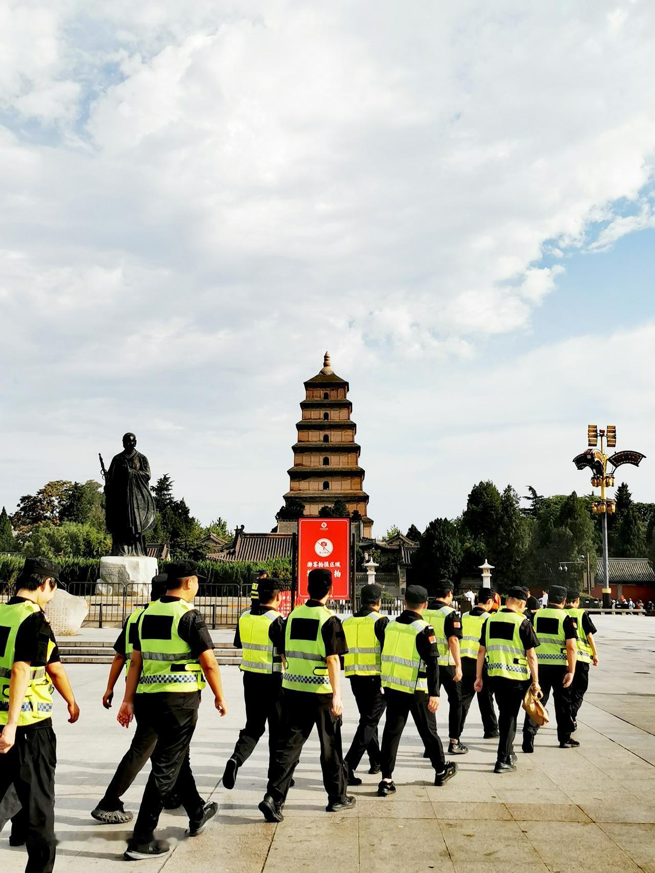 好家伙，手机里的大雁塔竟占了小一半儿晒图笔记大赛 

翻翻手机相册，好家伙，大雁