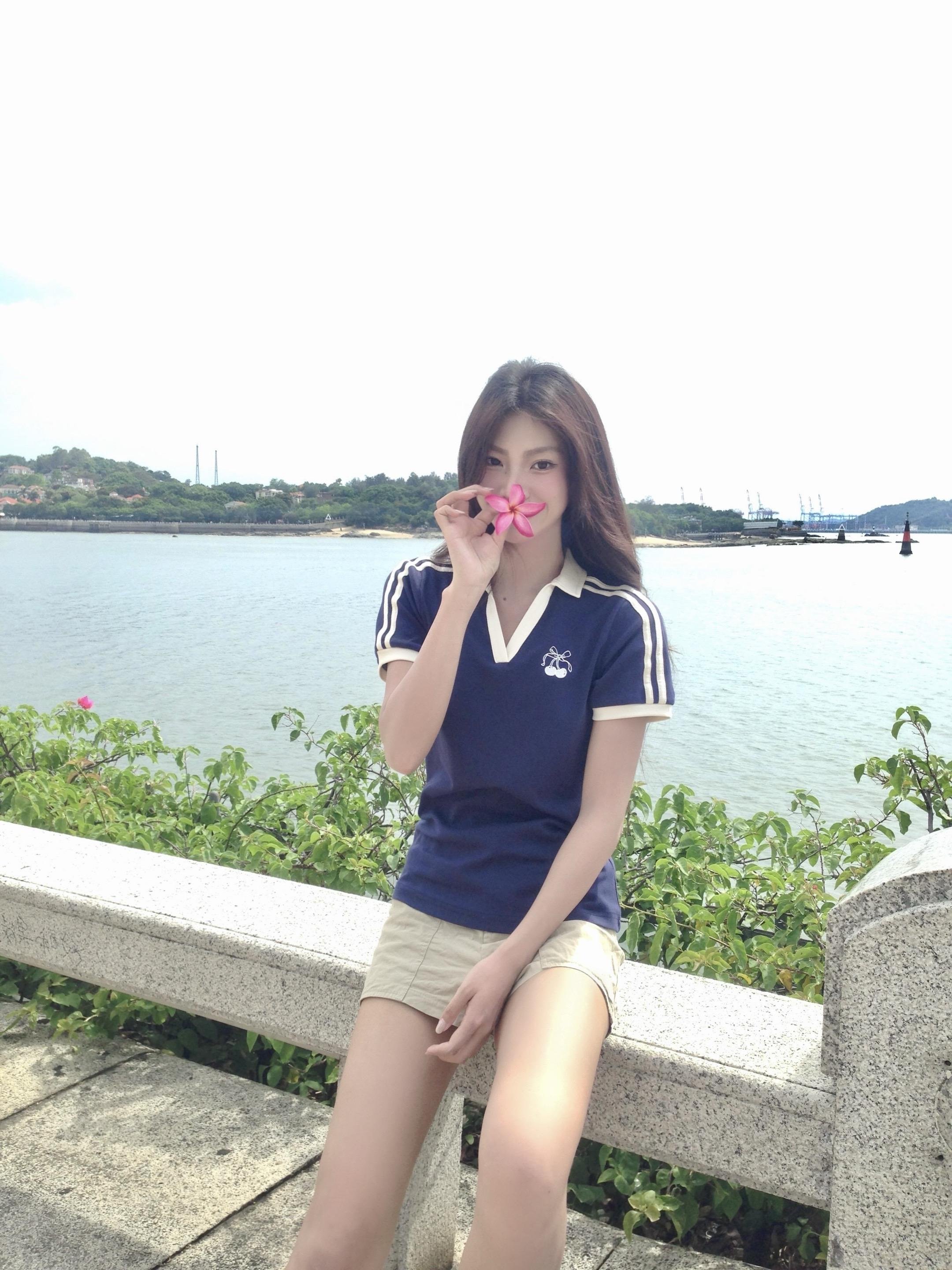 其实只要你开口我就回头 可你始终不说话。