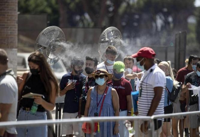 一场欧洲热浪，让中欧两国的公知都破防了，反空调宣传彻底破产！
你没看错，法国超市