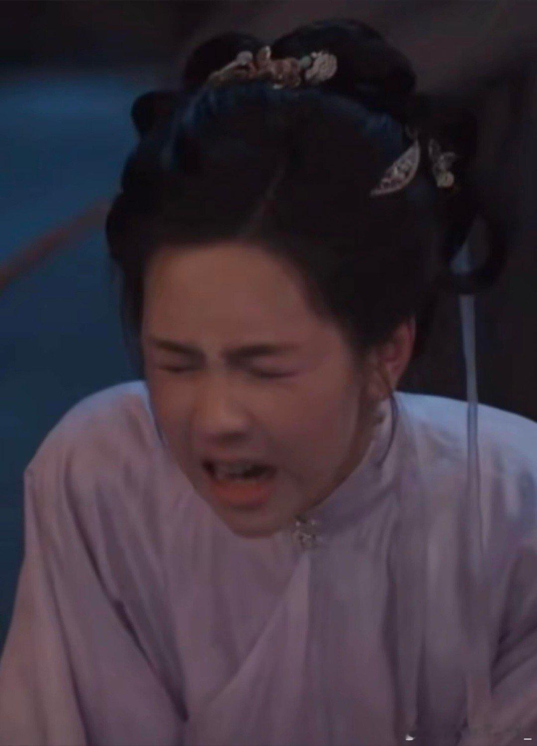 嘟嘟真的是好萌的嘞！！心都要萌化了啊！！陈都灵｜雁回时 ​​​