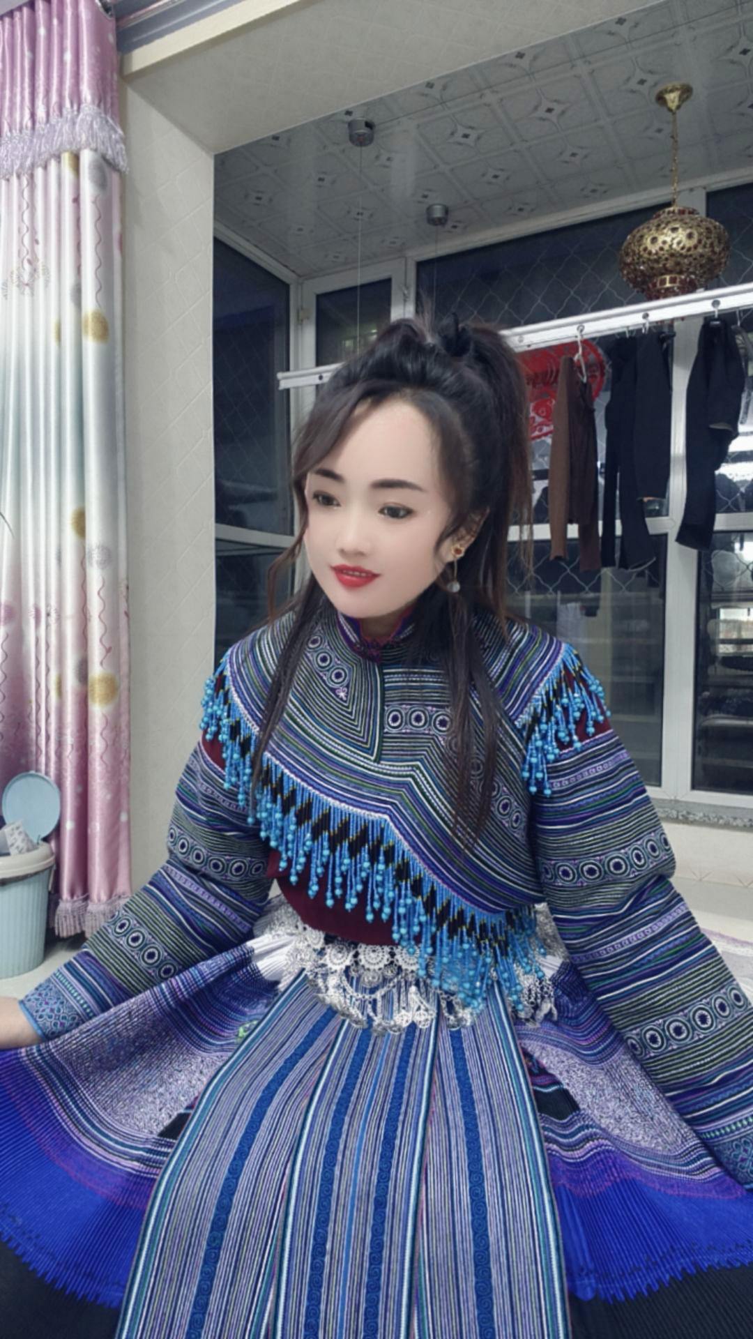 “生活就是过了今天等明天而已 偶尔的摆烂 或许 会开心很多！”