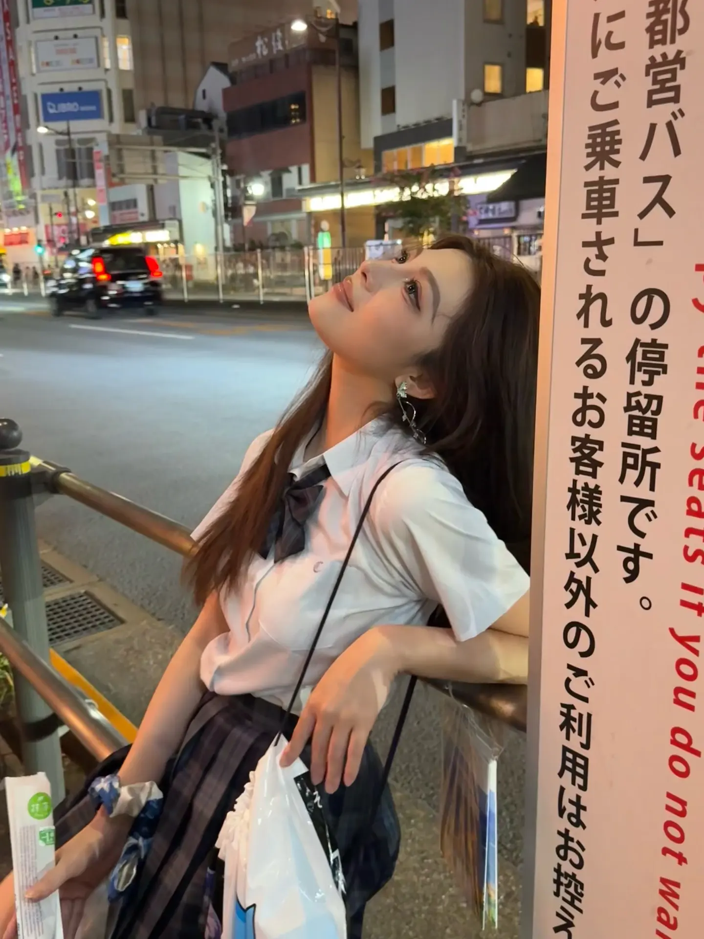 喜欢吗？那我多发点自拍！！