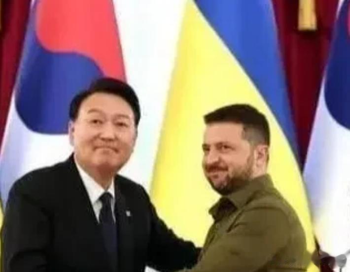 亚洲这个不知深浅的家伙惹大事儿了。
日前，韩国尹锡悦携夫人日前访问乌克兰，并对泽