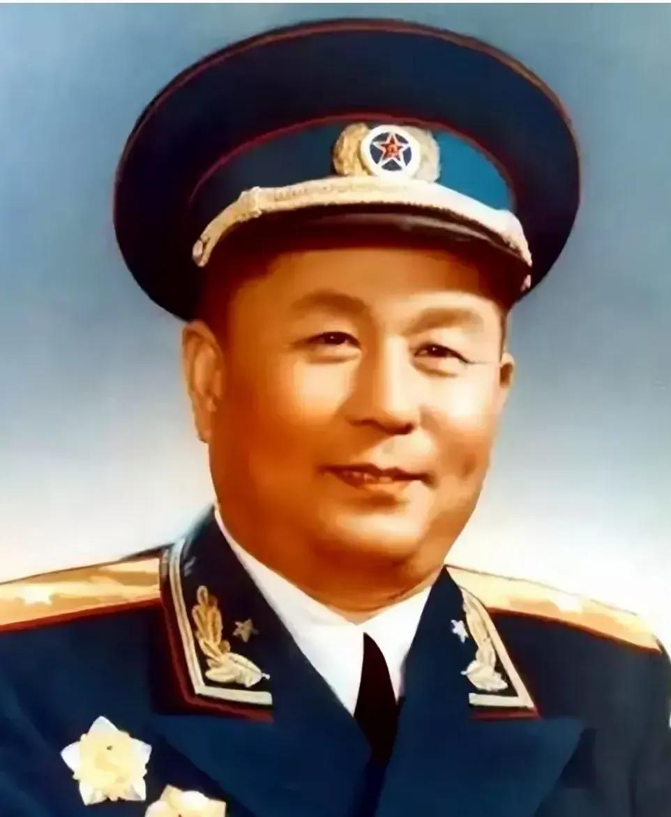 你知道吗？热播剧《破密》里有个角色原型超牛！他就是开国少将马文波。1932年，他