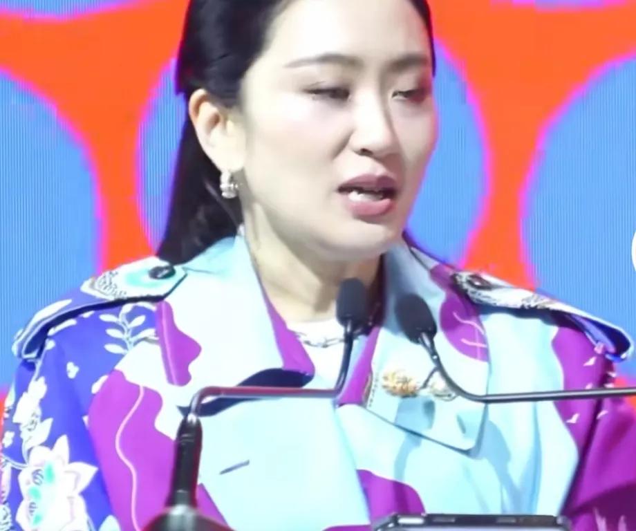 佩通坦开始反击，佩通坦就任文化部长之后决定暂停归还20件柬埔寨文物。这20件文物