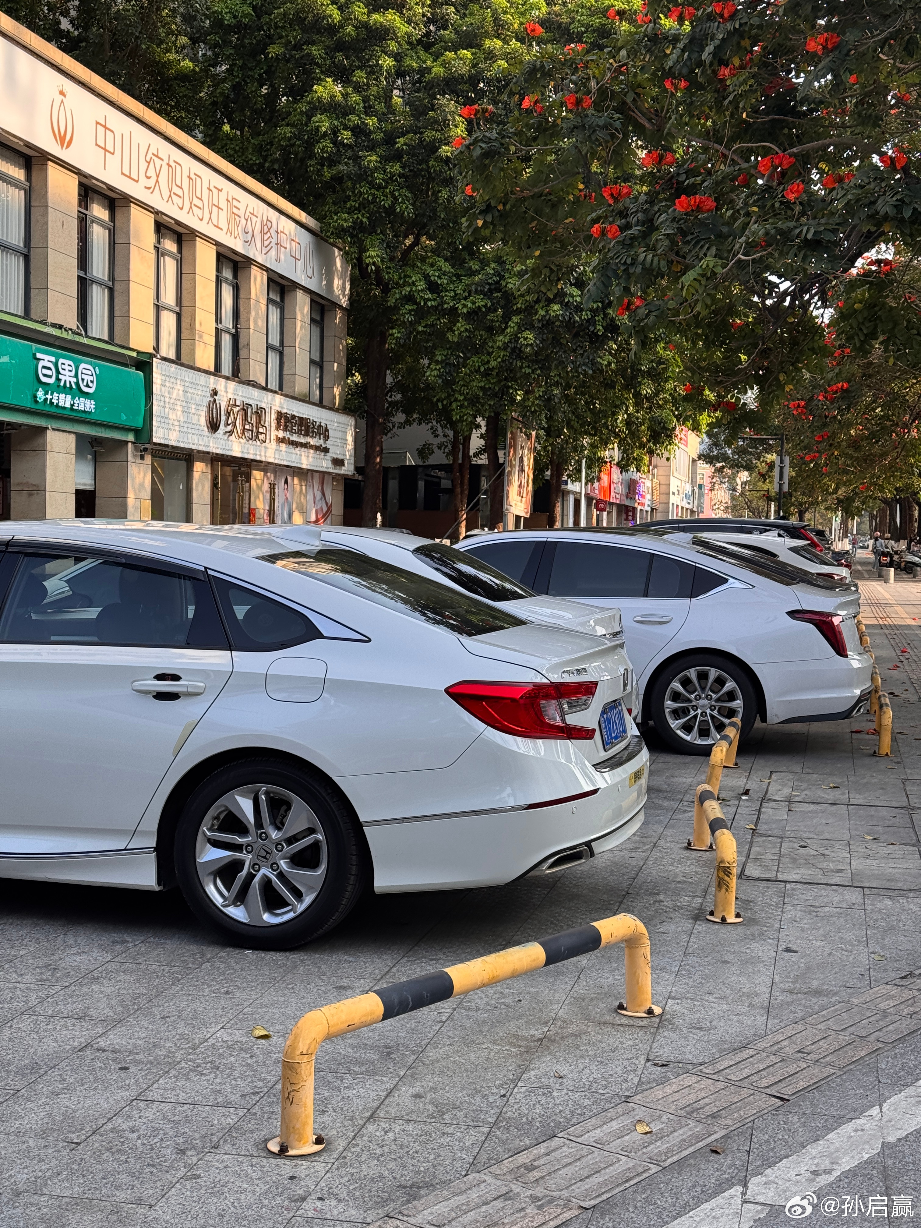 从北京回到广东，一个很直观的感觉就是大街上的汽车都变得干净有质感多了