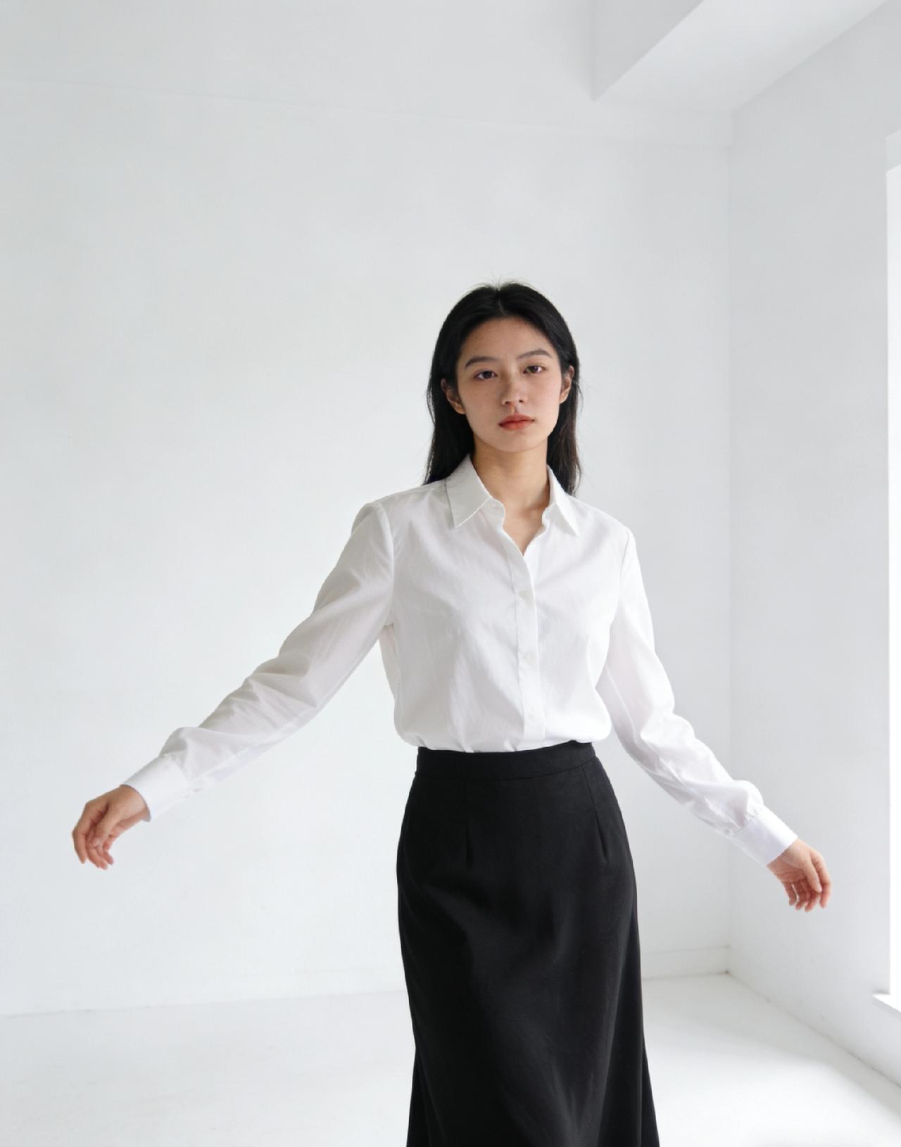 有气质的穿搭如何打造?
真正的高级感，从来不靠衣装，全靠这股“劲儿”
 
很多女