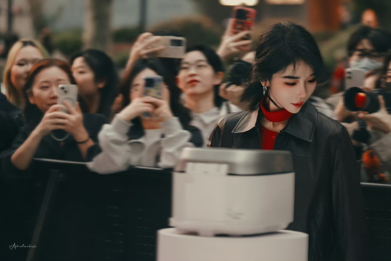 追刘恋10年高低能换个大厂offer   不愧是我喜欢的刘恋啊！“学霸+职场精英