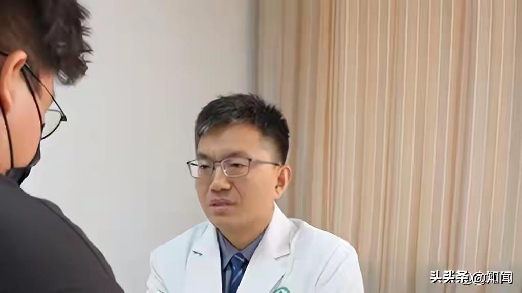 【42岁男子长期遭职场PUA 一见公司就心慌呕吐 抱住医生崩溃大哭】
 
近日，