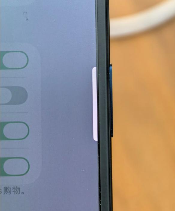 15999元的iPhone Duo，指纹提示条和实体键都没对齐！强迫症：这钱花得