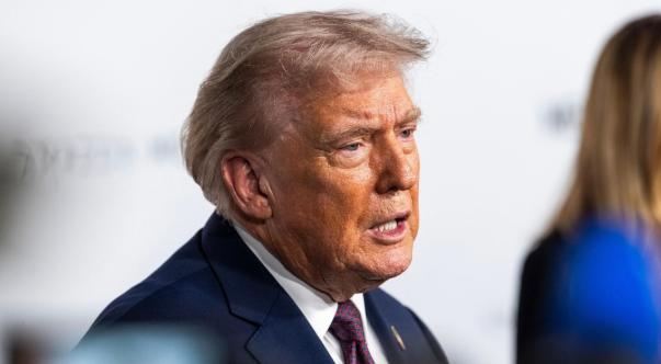 特朗普4月6日表示他不会入侵加拿大，收回了之前关于将加拿大变成“第51个州”的说