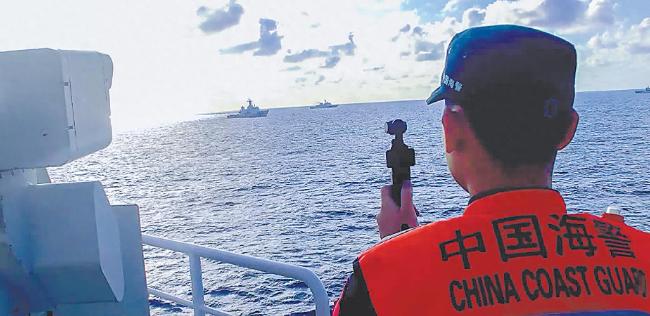 菲方剪辑视频碰瓷中国海警，中国放出完整画面揭穿恶劣套路。

近期南海仁爱礁摩擦风