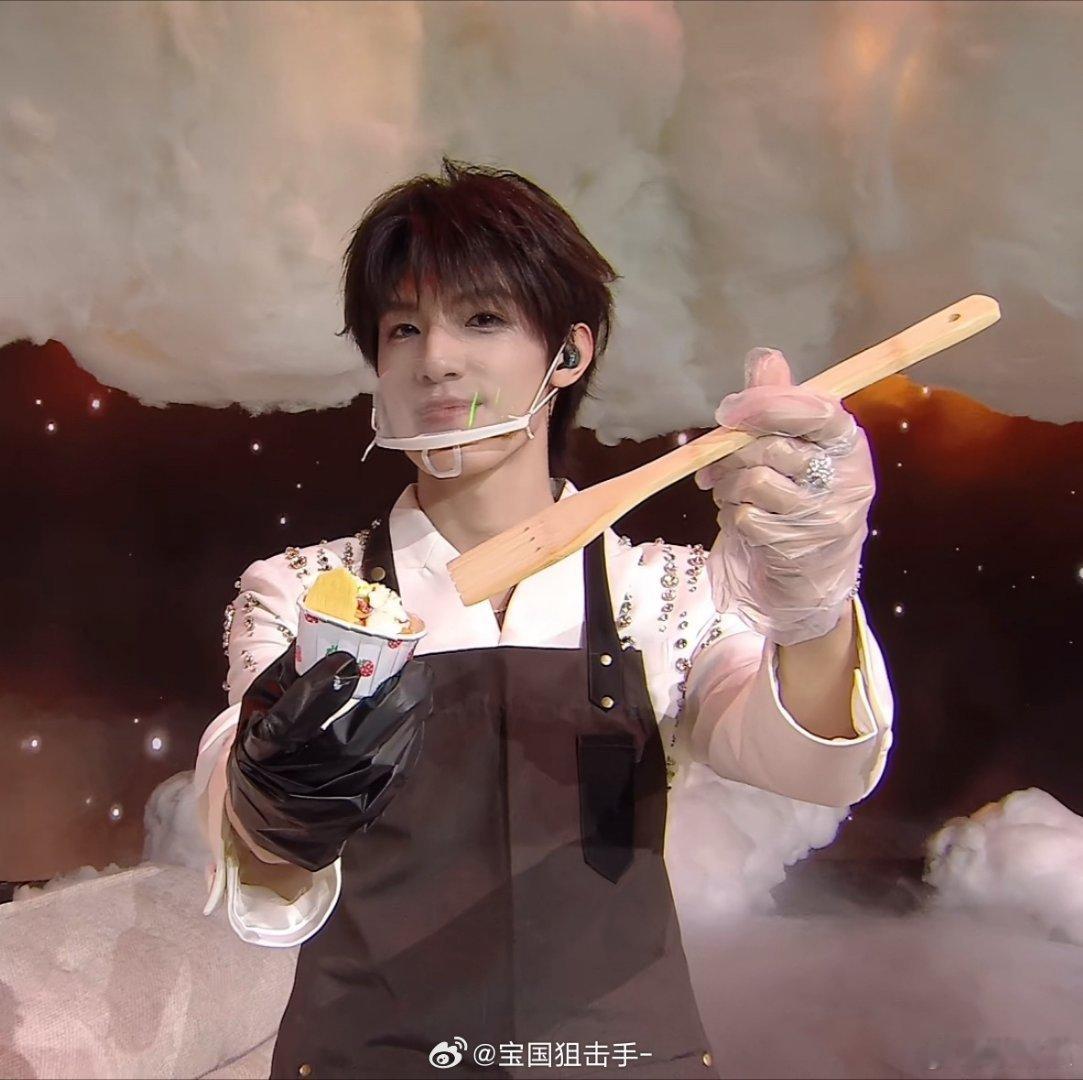 张泽禹中华小当家 会做饭的男爱豆不多，会做且做得好的更不多。张泽禹这手厨艺不是现