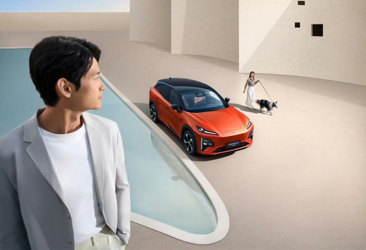 这就是赤裸裸的现实啊！

1，电车30万：使用10年，电费1万
油车30万：使用