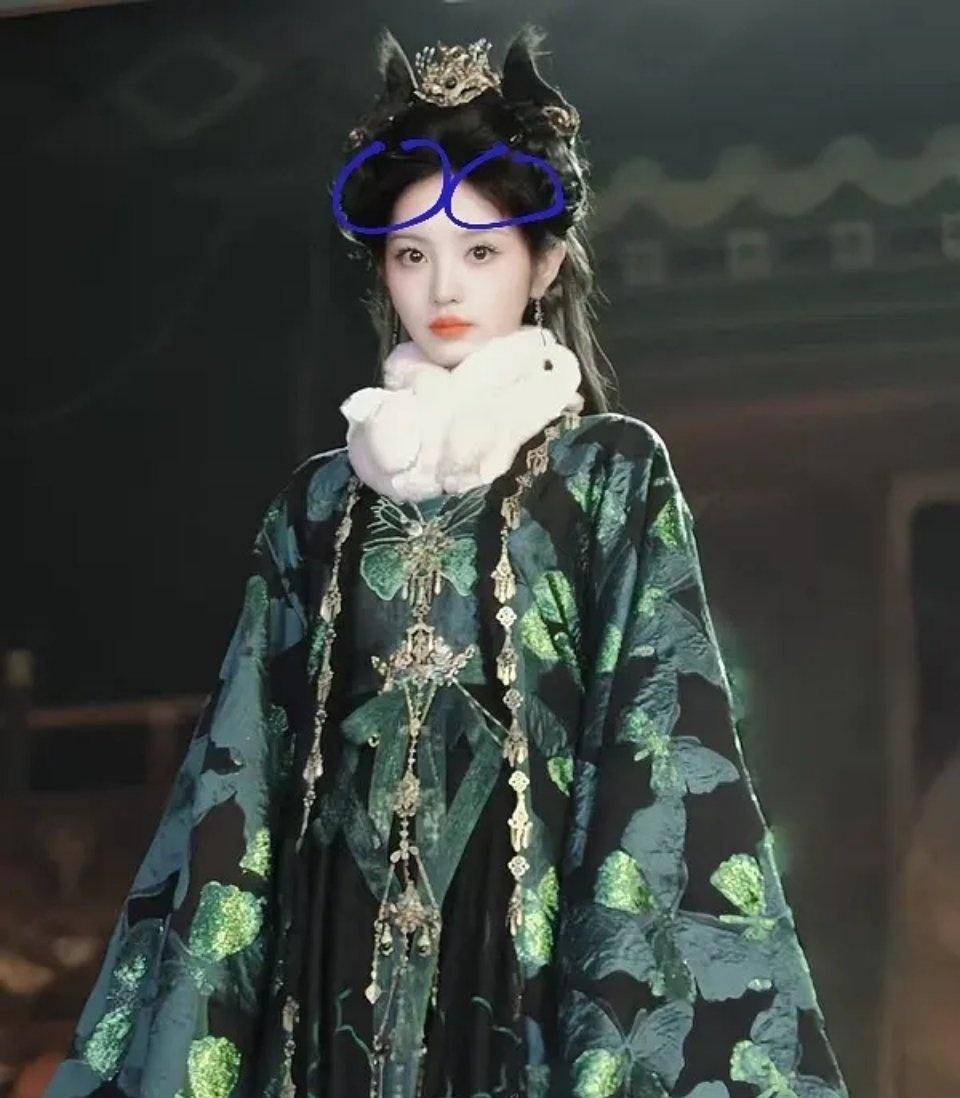 田曦薇粉丝到底什么时候能明白空气刘海和八字刘海也算刘海？田曦薇粉丝到底什么时候能