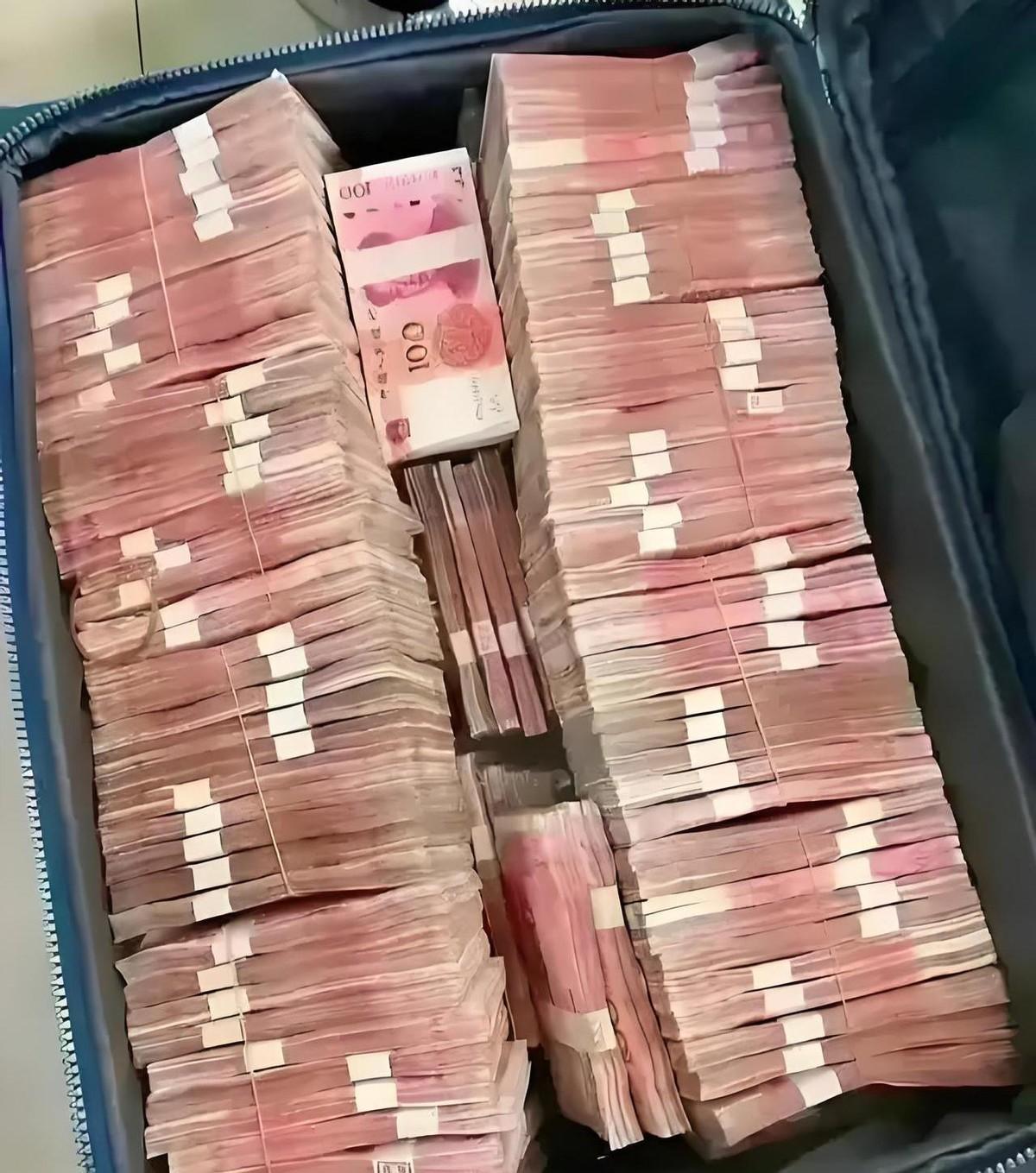 月薪六千，想存一百万，你知道要多久吗？
答案是二十年，整整二十年。
前提是，这二