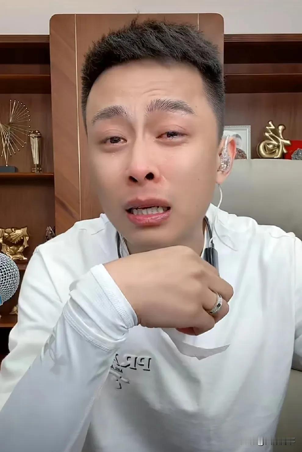 洋洋洋痛哭讲述母亲离世前后！急救送医已无力回天，洋洋洋发疯般大M医生并da砸医院