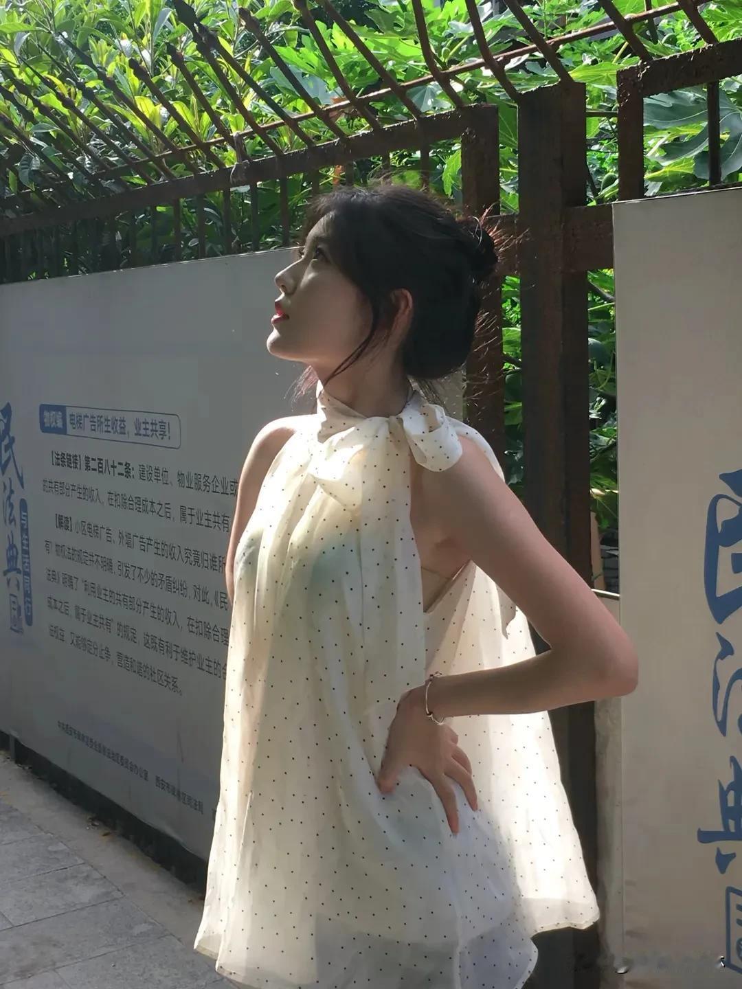听说可爱能当饭吃？
今日份元气已加载完毕
蹦跳着闯进生活，
连阳光都追不上我~
