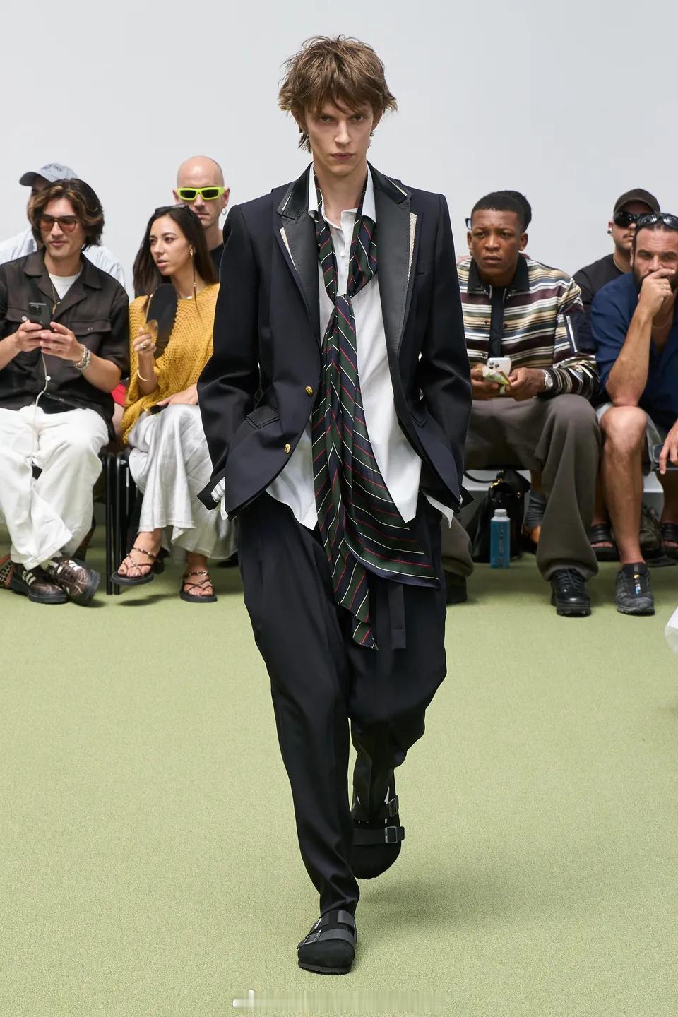 WELOOK我们看风尚 【WE我们看SHOW】 SACAI 2027春夏男装系列