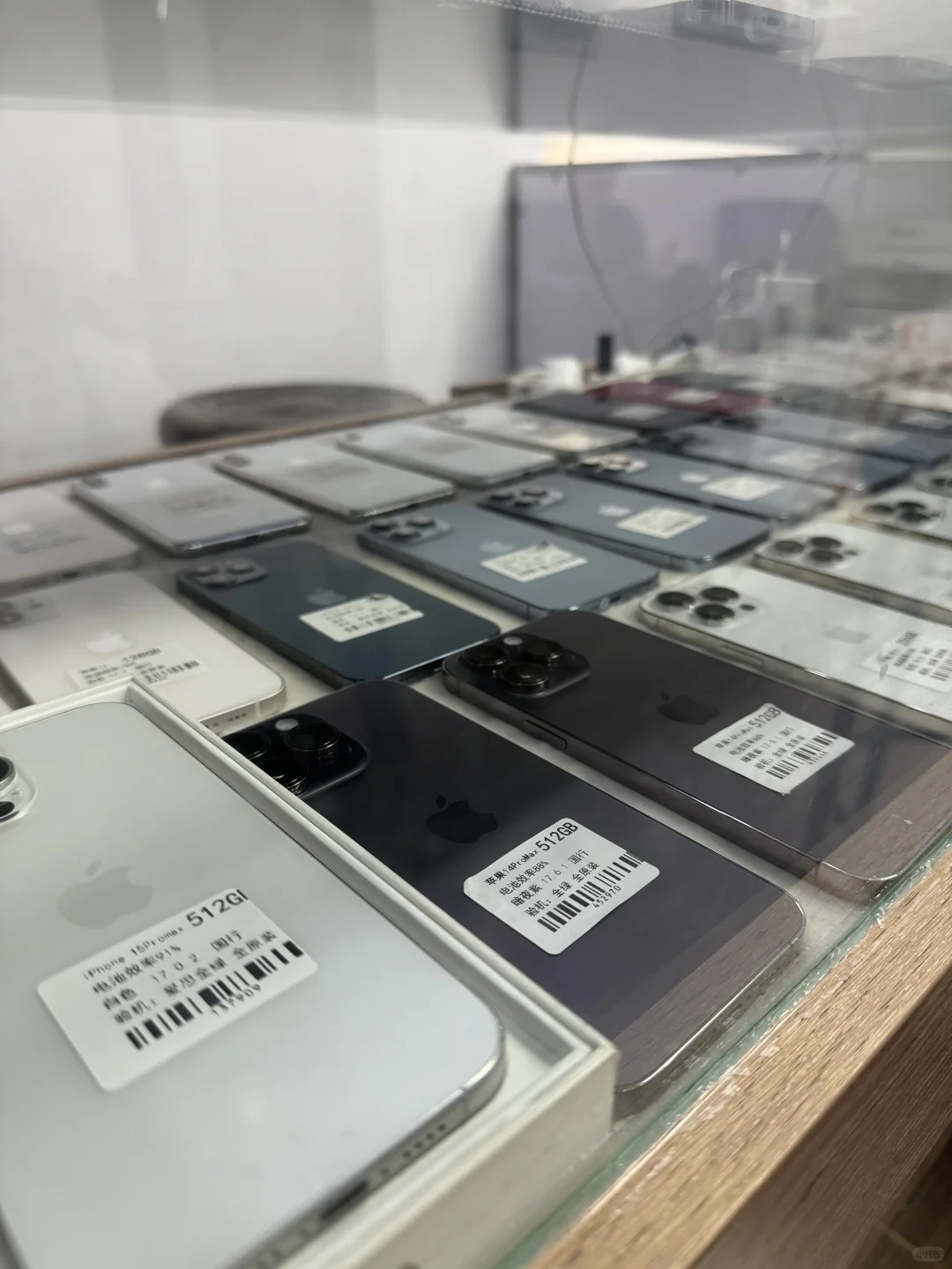 今天出单了14台iPhone，感谢姐妹们支持⬆️