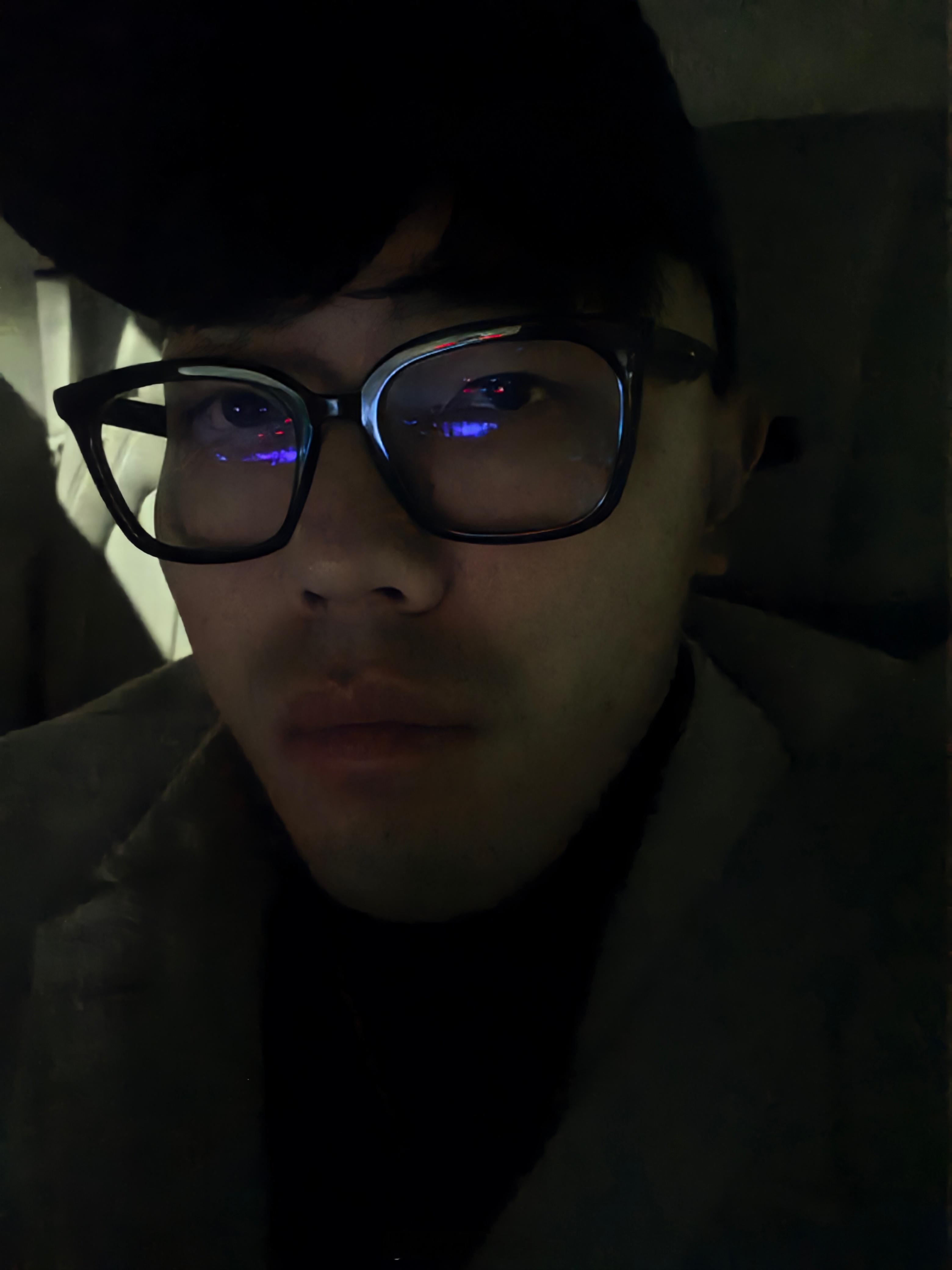 到上海了，这温度可比北京暖和多了！  ​​​
