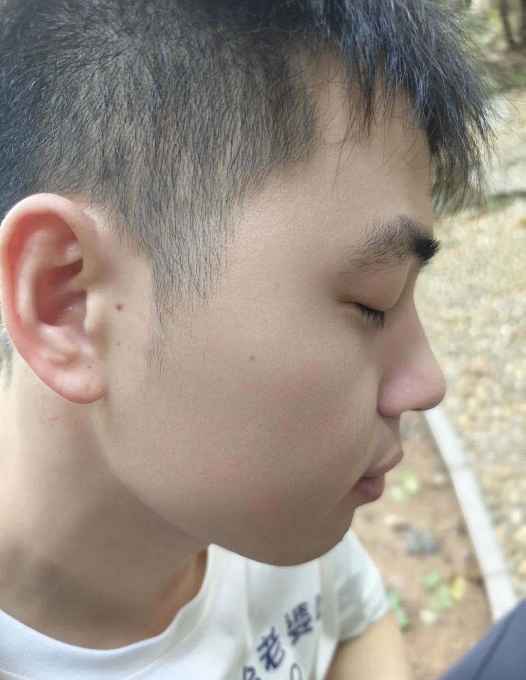 男朋友果然是最好的止痛剂
果然生理期男朋友才是最好的止痛剂。
	
上次例假疼的时