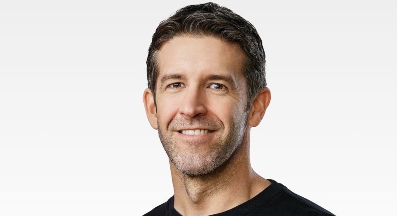 库克不再担任苹果CEO库克掌舵的15年，硬生生把苹果市值干到了快4万亿美元，这业