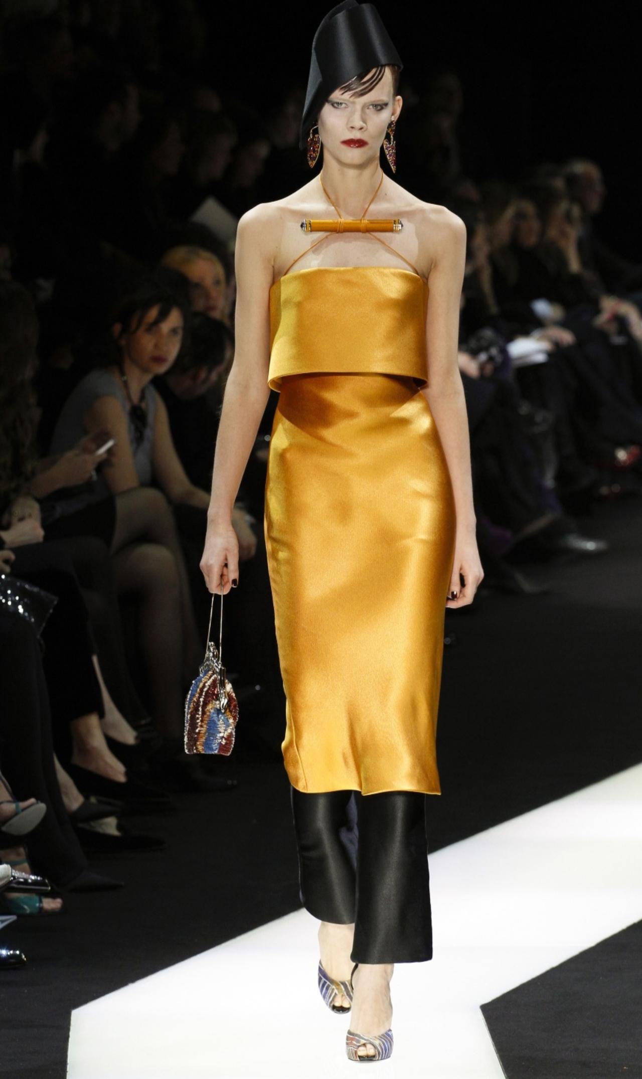 Giorgio Armani 2013春夏高定系列，面料是真正的主角。那些轻盈的