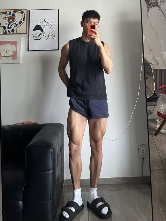 练了🦵🏻、撸铁🦵🏻、健身🦵🏻、撸铁🦵🏻、健身🦵🏻