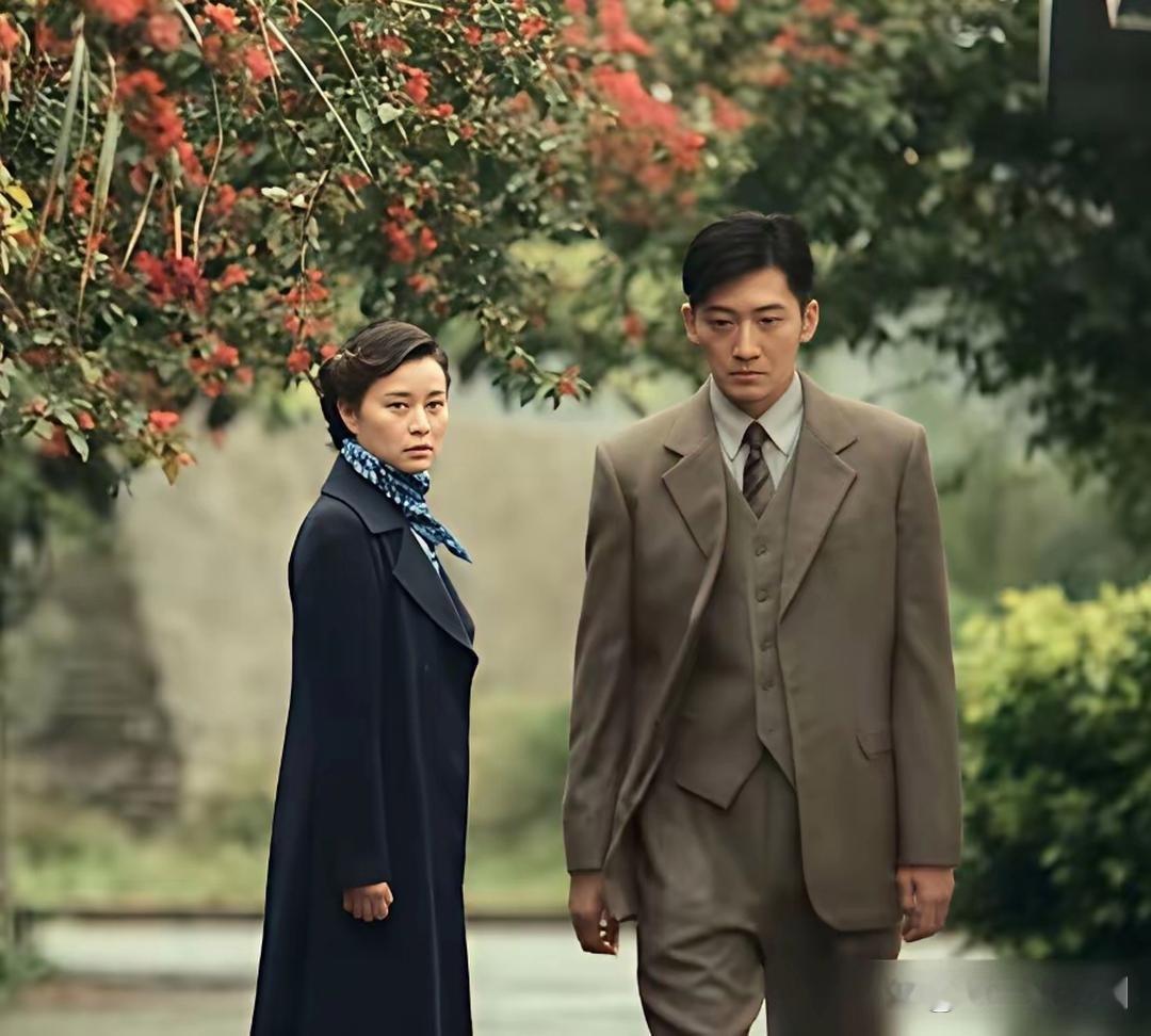 视后刚输给杨紫，吴越转身就拿了央视大奖。6月26日白玉兰颁奖，杨紫靠《生命树》封