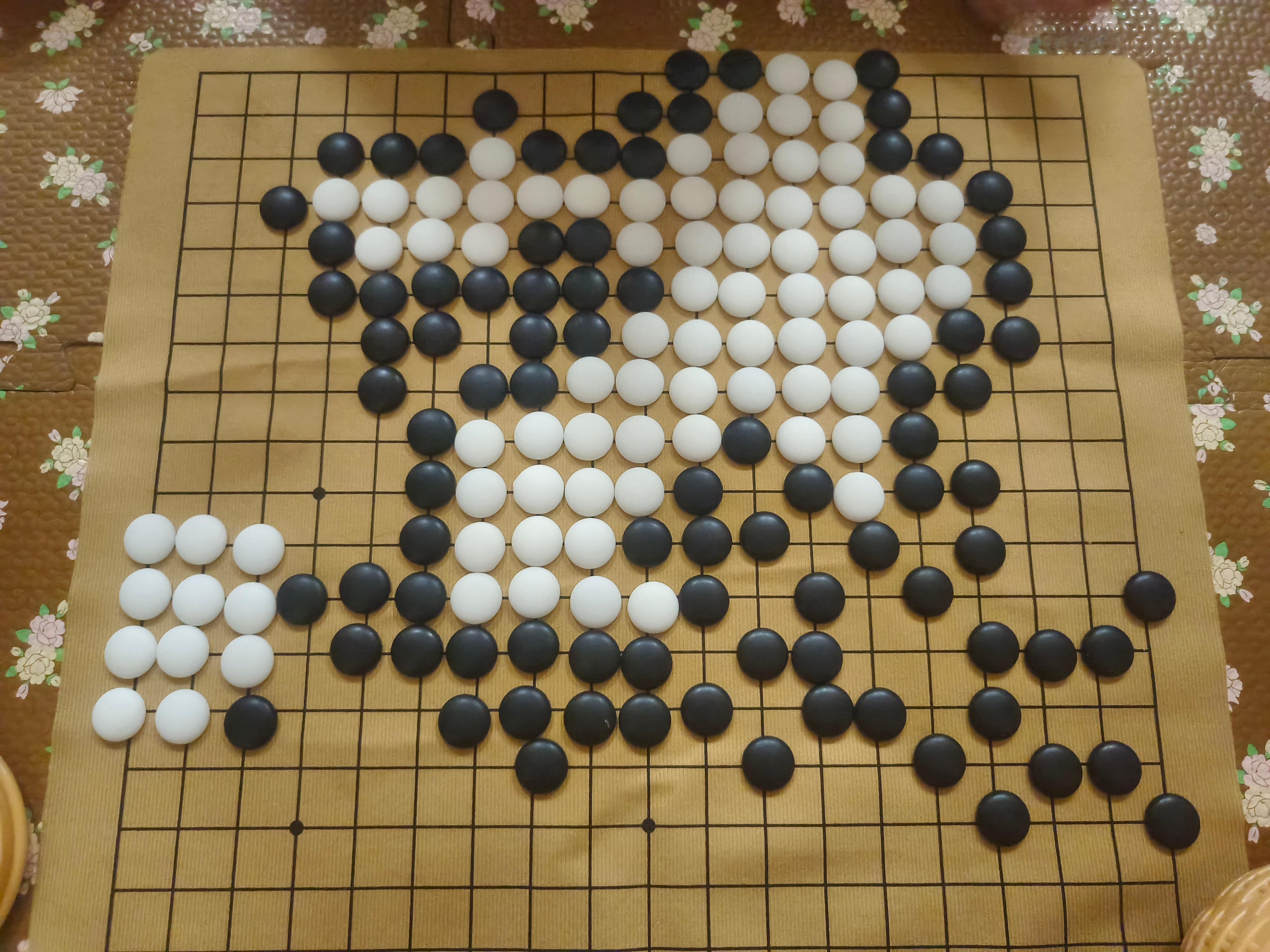 这个谁赢了 黑棋赢了吧 