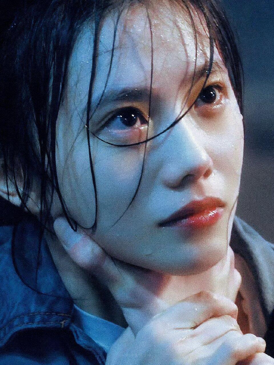 根据猫眼专业版数据， 领衔主演网络剧《陷入我们的热恋》开播第2日，全网有效播放量