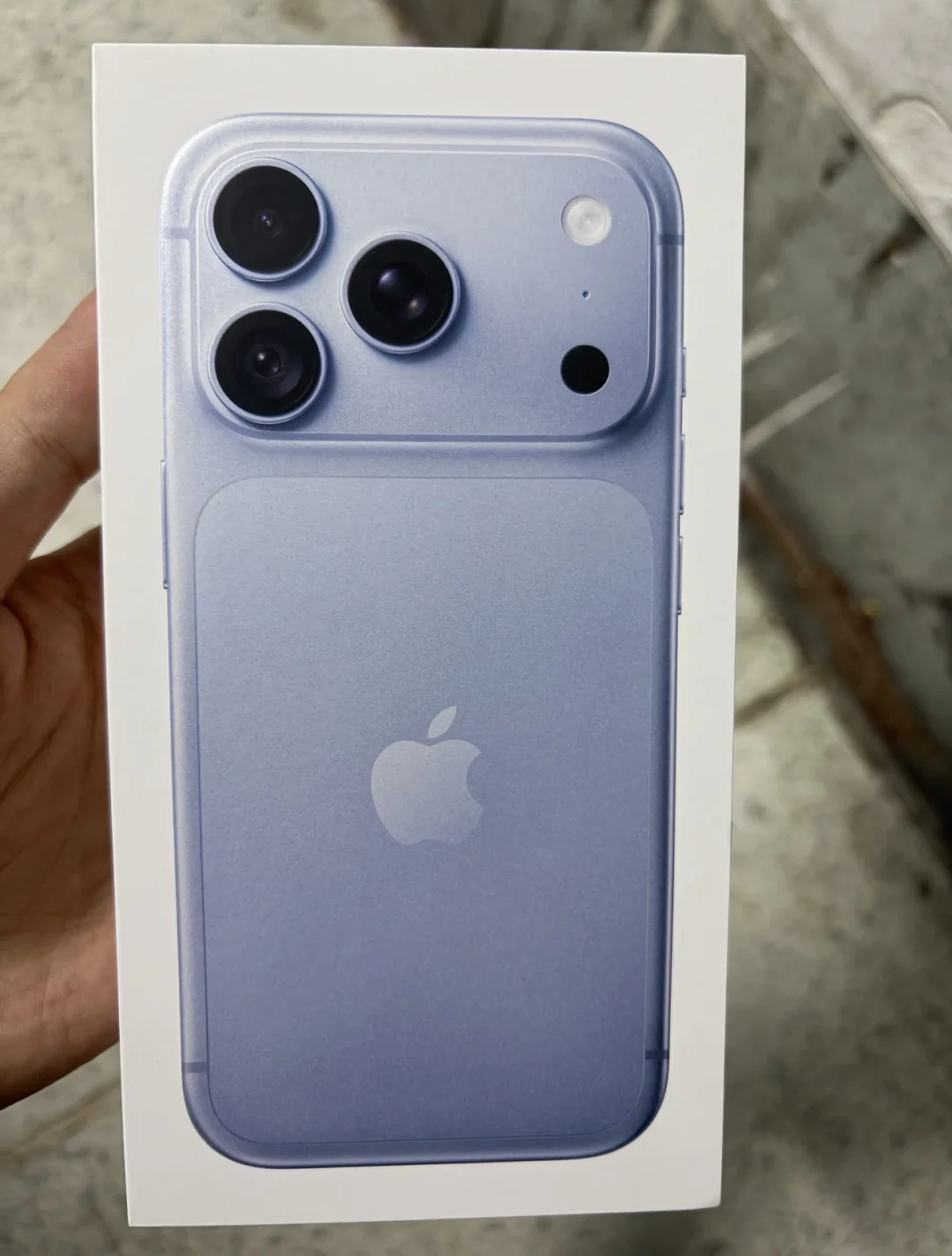 新 iPhone 18 Pro 包装盒曝光，可变光圈来了