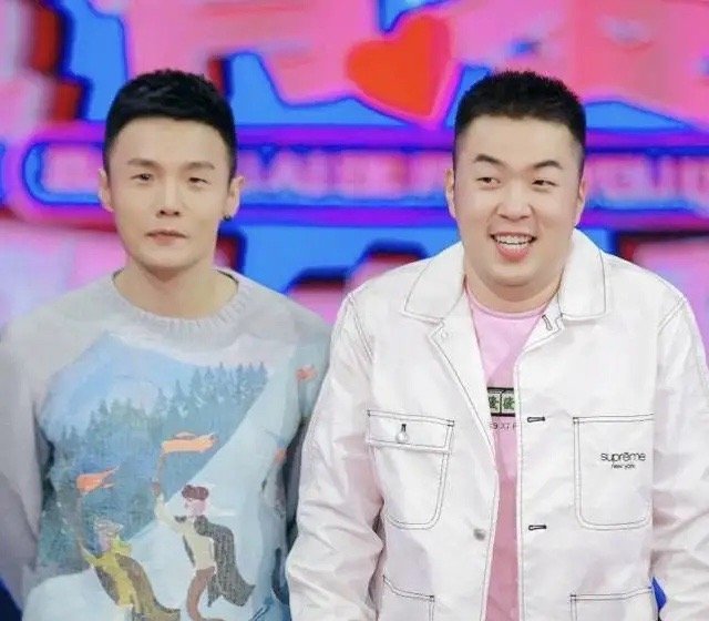 要是你眼睛大，李荣浩就不参加了。要是比眼睛小，李荣浩就没输过谁。 