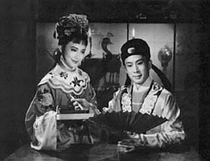 李香君，出身低微的秦淮歌妓，无官爵、无权势、无俸禄，却深明家国大义、坚守民族气节
